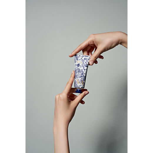 V&A Beauty Garden Walk hand cream